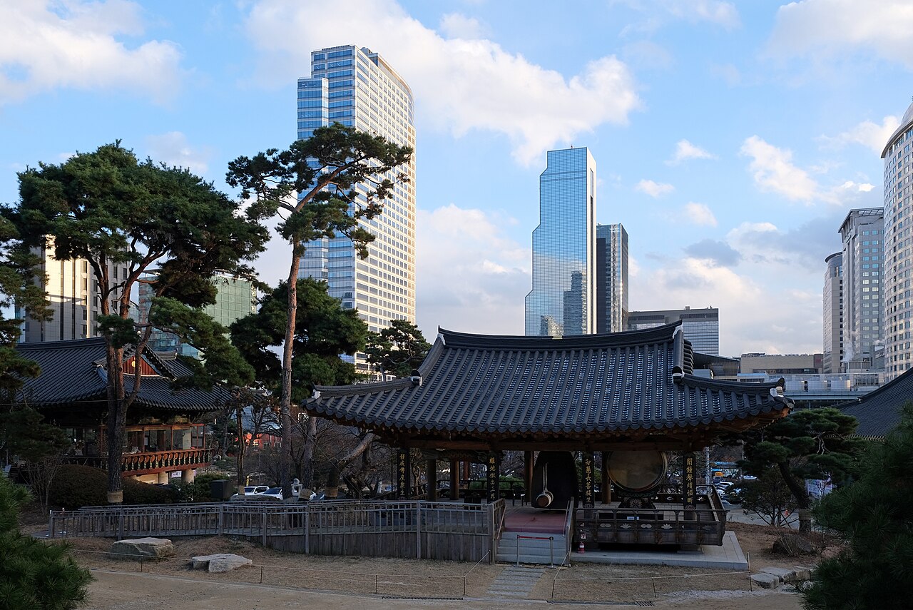 영결식이 열린 서울 강남 봉은사. 명진스님이 2006년부터 4년간 주지를 맡았던 절입니다